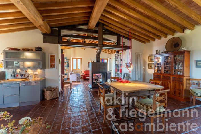 Image No.1-5 Bed Country House for sale