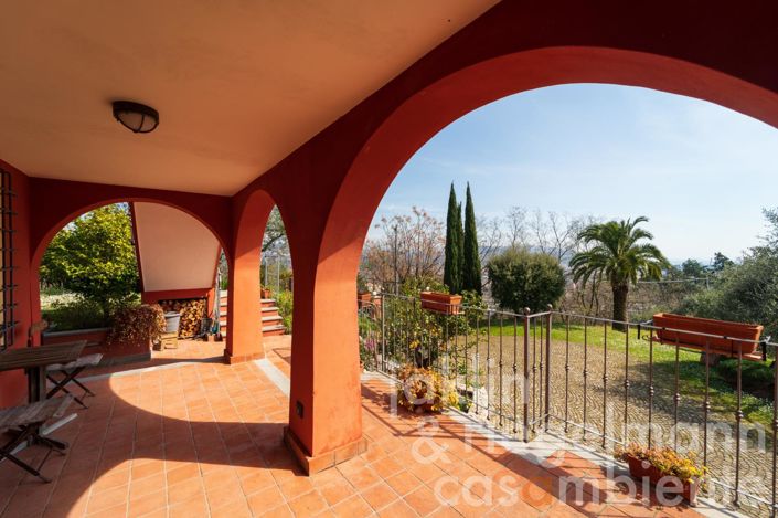 Image No.15-5 Bed Country House for sale