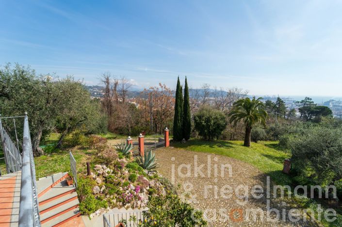 Image No.24-5 Bed Country House for sale