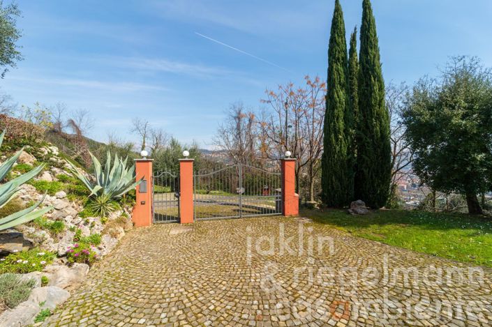 Image No.28-5 Bed Country House for sale