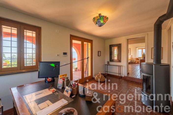 Image No.50-5 Bed Country House for sale