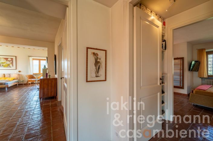 Image No.51-5 Bed Country House for sale