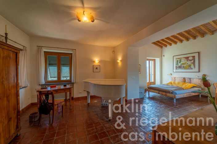 Image No.53-5 Bed Country House for sale