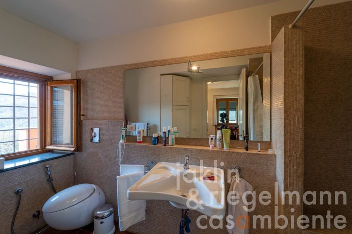 Image No.56-5 Bed Country House for sale