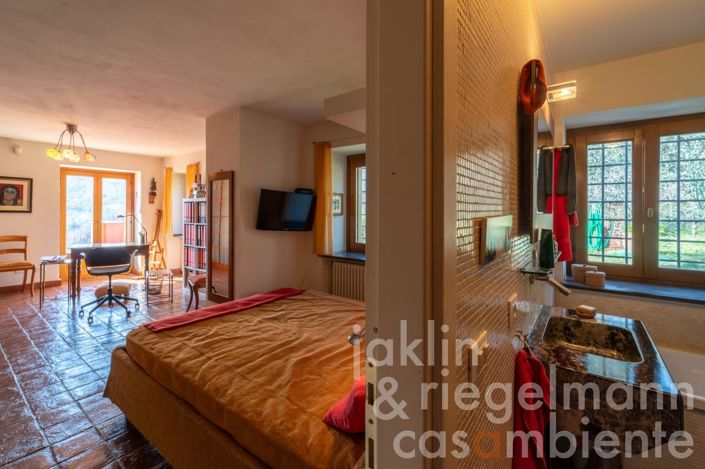 Image No.58-5 Bed Country House for sale