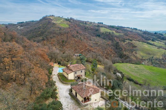 Image No.1-4 Bed Country House for sale