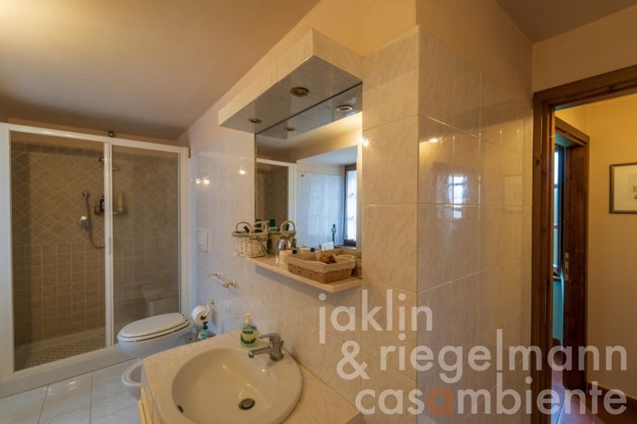 Image No.19-5 Bed Country House for sale