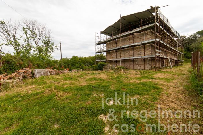 Image No.12-4 Bed Country House for sale