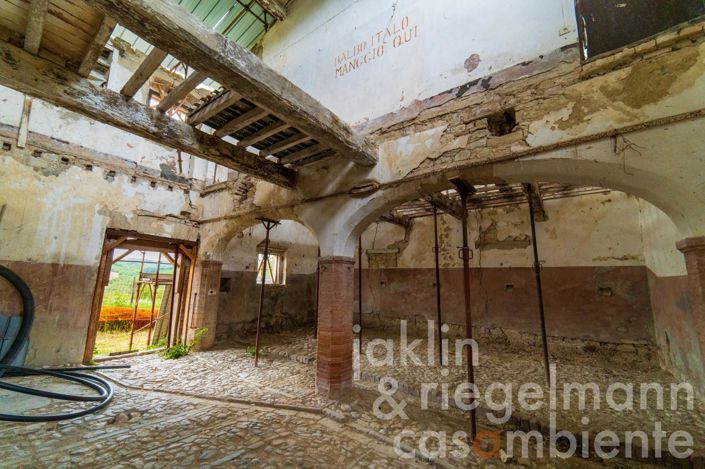 Image No.20-4 Bed Country House for sale