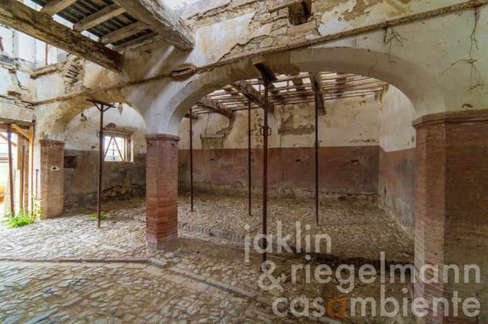 Image No.21-4 Bed Country House for sale