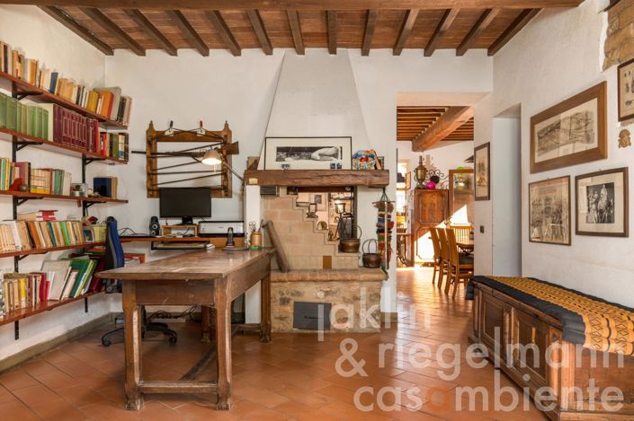 Image No.25-5 Bed Country House for sale