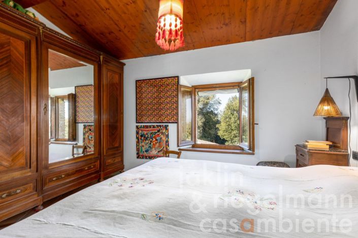 Image No.26-5 Bed Country House for sale