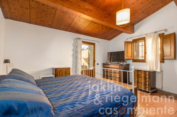 Image No.30-5 Bed Country House for sale