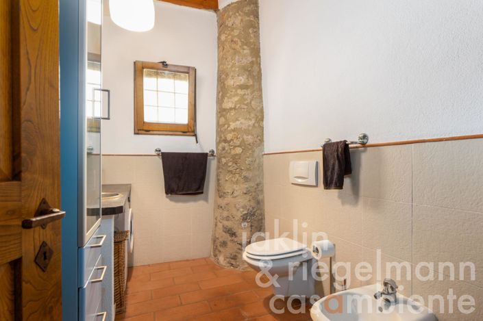 Image No.31-5 Bed Country House for sale