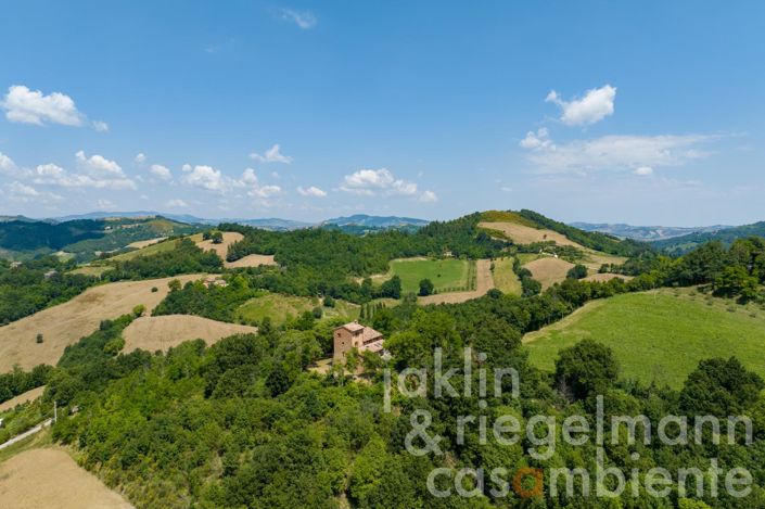 Image No.1-5 Bed Country House for sale