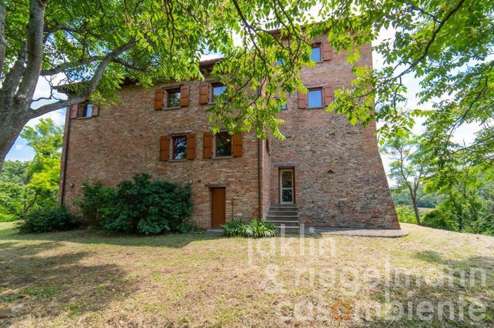 Image No.15-5 Bed Country House for sale