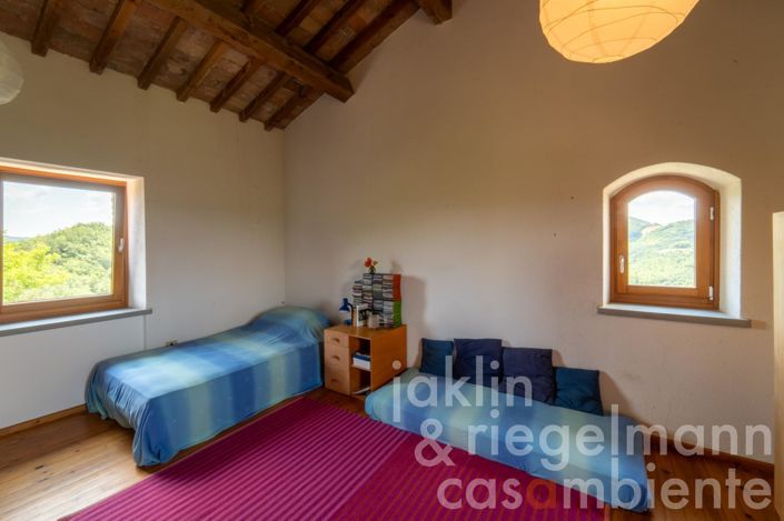 Image No.36-5 Bed Country House for sale