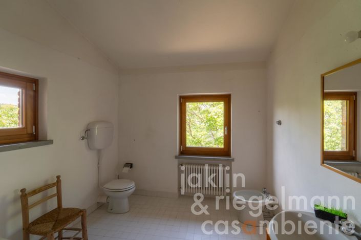 Image No.38-5 Bed Country House for sale