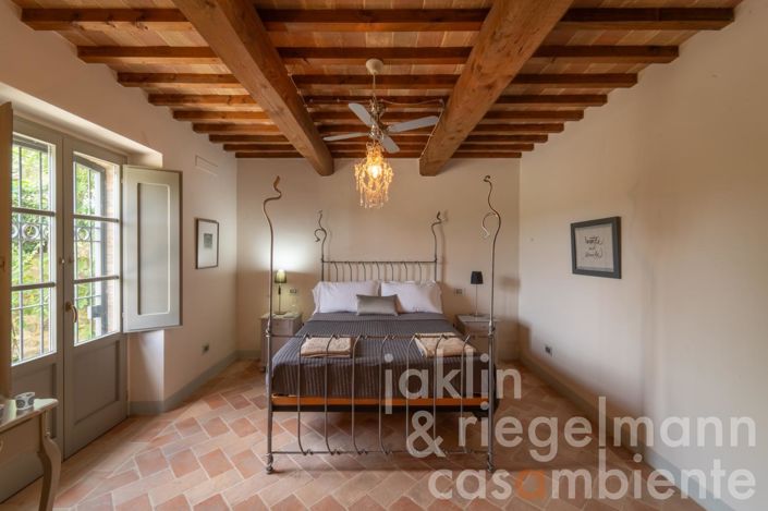 Image No.43-5 Bed Country House for sale