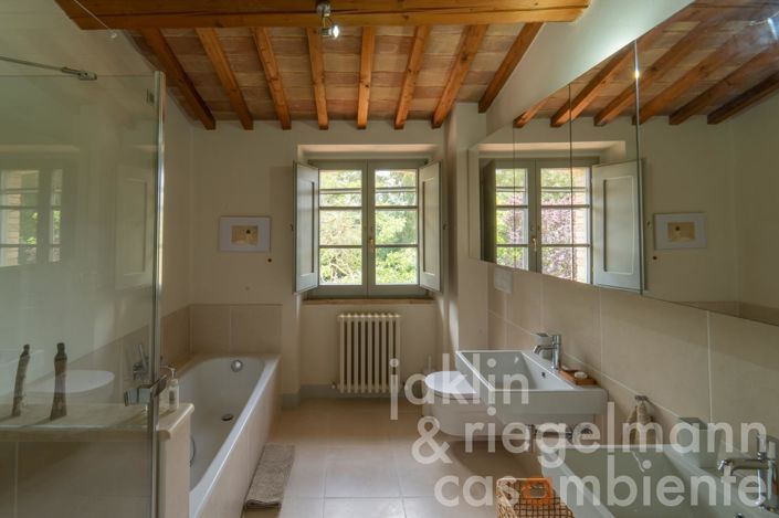 Image No.50-5 Bed Country House for sale