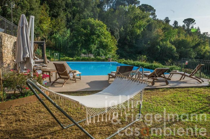 Image No.10-6 Bed Country House for sale