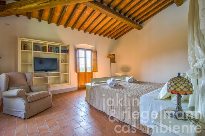 Image No.40-6 Bed Country House for sale