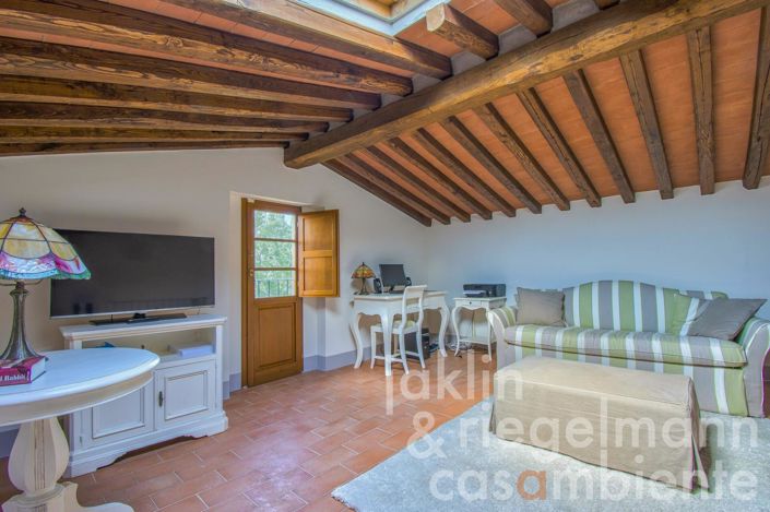 Image No.56-6 Bed Country House for sale