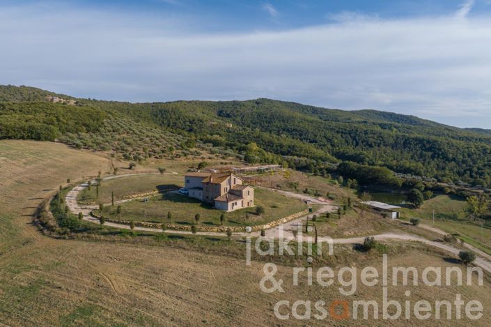 Image No.11-8 Bed Farmhouse for sale