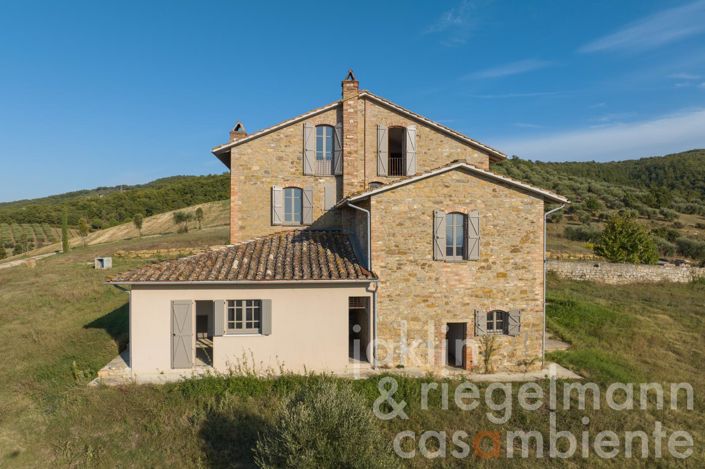 Image No.29-8 Bed Farmhouse for sale