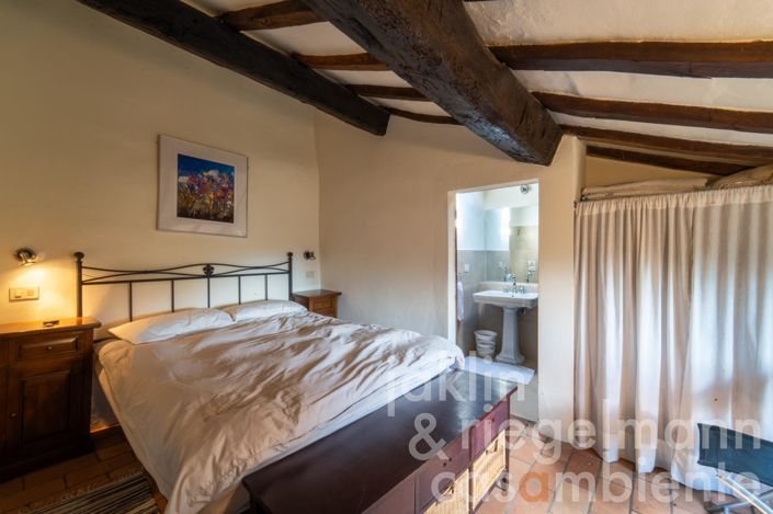 Image No.26-5 Bed Country House for sale