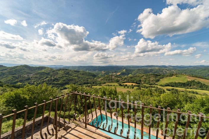 Image No.30-5 Bed Country House for sale