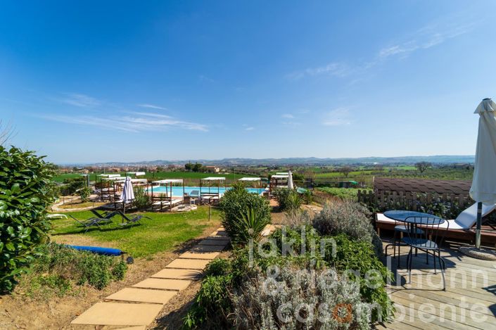 Image No.39-14 Bed Farmhouse for sale