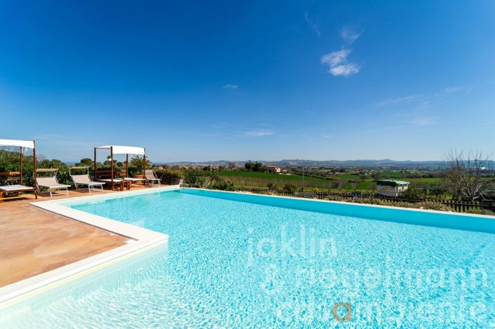 Image No.44-14 Bed Farmhouse for sale