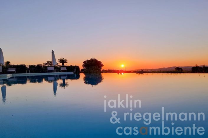 Image No.48-14 Bed Farmhouse for sale