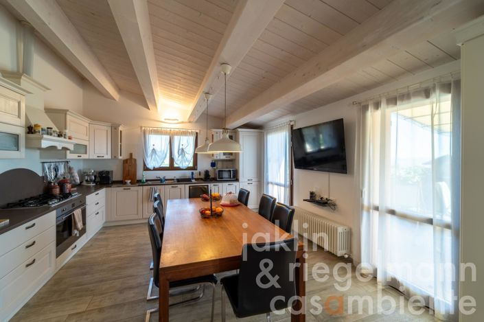 Image No.54-14 Bed Farmhouse for sale