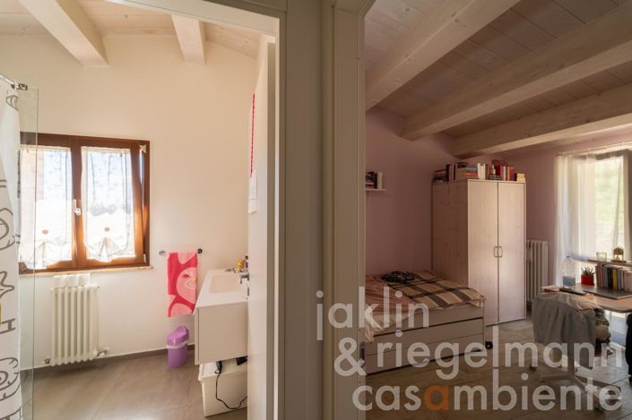 Image No.58-14 Bed Farmhouse for sale