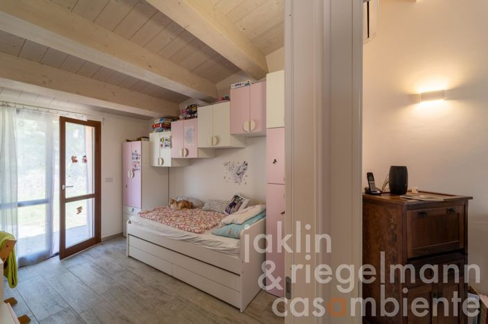 Image No.60-14 Bed Farmhouse for sale