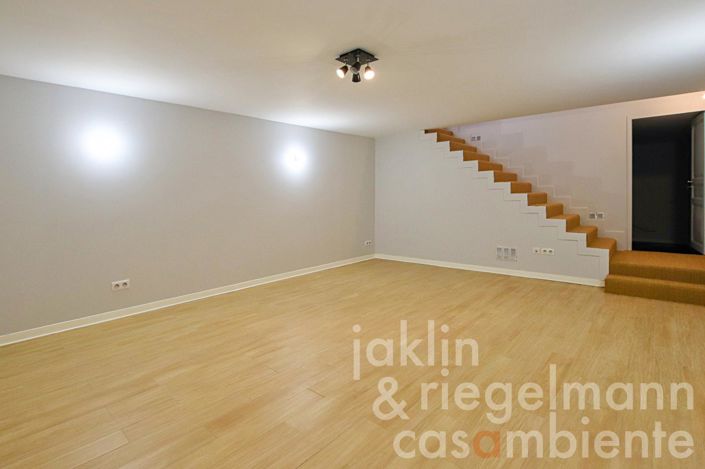 Image No.12-5 Bed Country House for sale