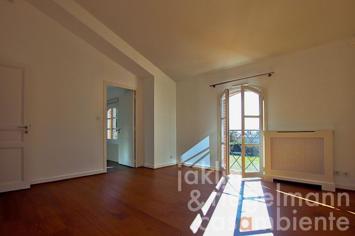 Image No.17-5 Bed Country House for sale