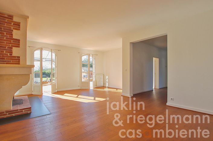 Image No.9-5 Bed Country House for sale