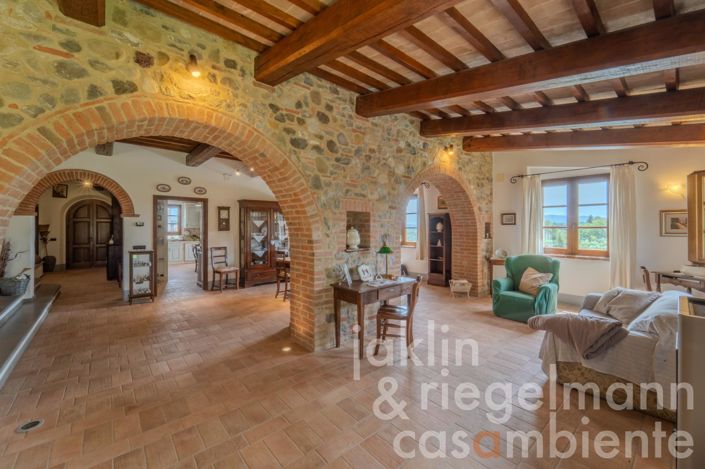 Image No.20-4 Bed Country House for sale