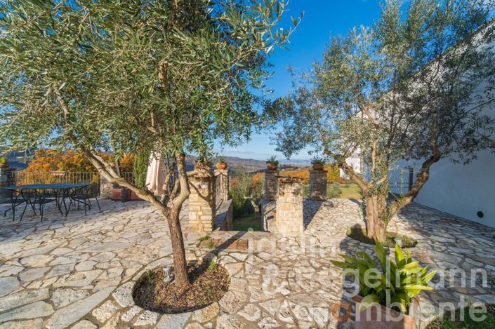 Image No.26-5 Bed Country House for sale