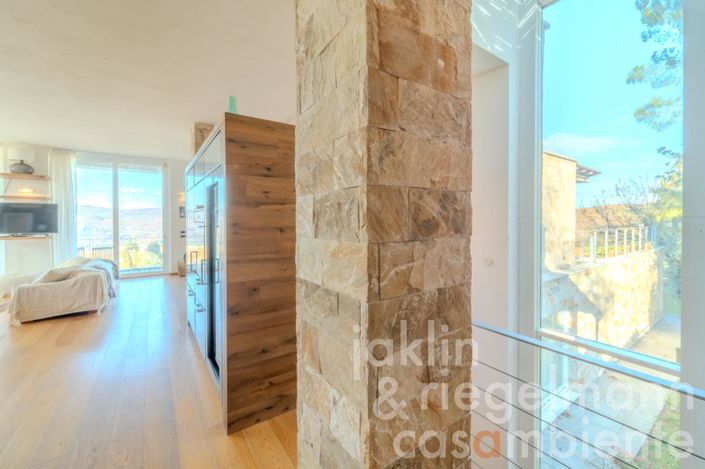 Image No.40-5 Bed Country House for sale