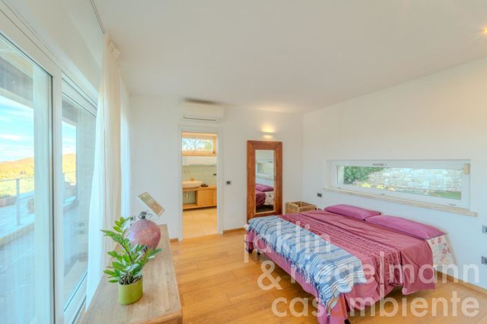 Image No.41-5 Bed Country House for sale