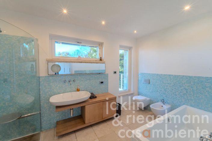 Image No.44-5 Bed Country House for sale