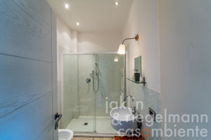 Image No.60-5 Bed Country House for sale