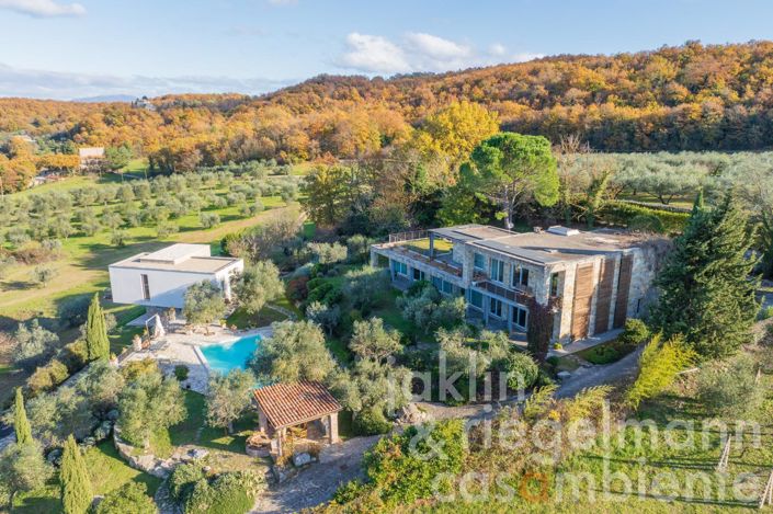 Image No.10-5 Bed Country House for sale