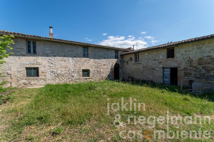 Image No.14-6 Bed Country House for sale