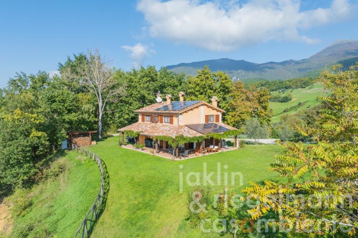 Image No.15-6 Bed Country House for sale