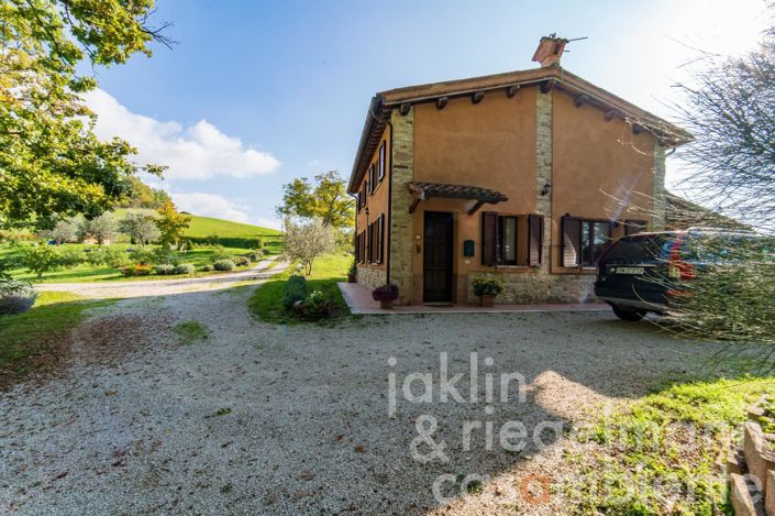 Image No.22-6 Bed Country House for sale